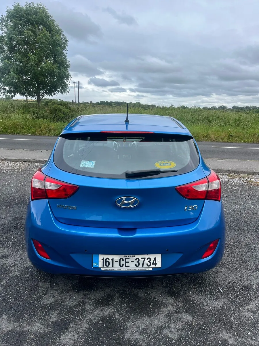 Hyundai i30 Blue - Image 2