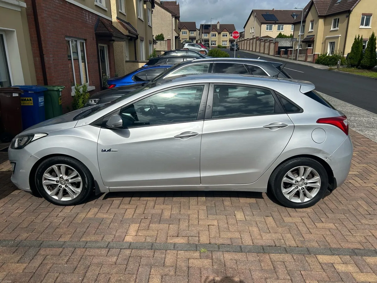 Hyundai I30 with fresh NCT - Image 3
