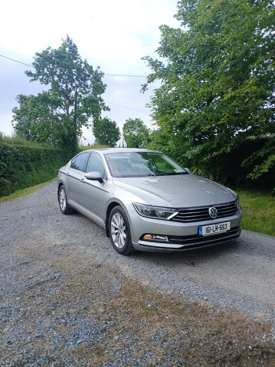 Volkswagen Passat 2016 - Image 2