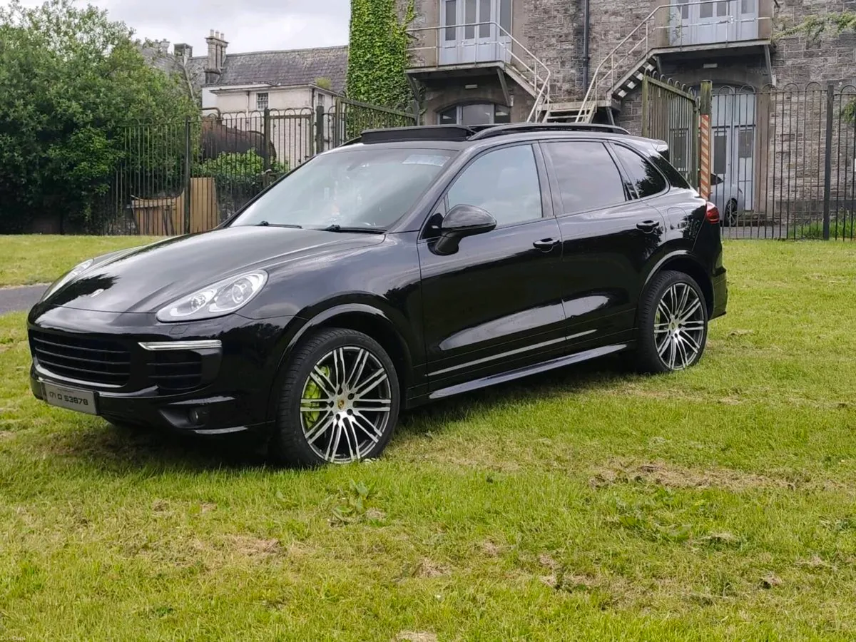 Porsche Cayenne Petrol Hybrid 2017 - Image 1
