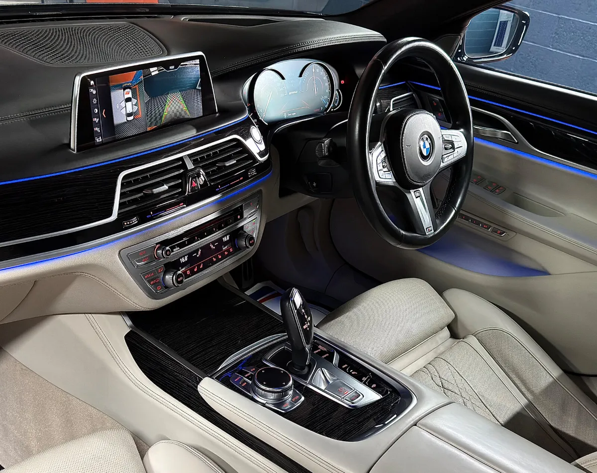 2017 BMW 7-Series 740e Plug In Hybrid ONLY 22k Kms - Image 4