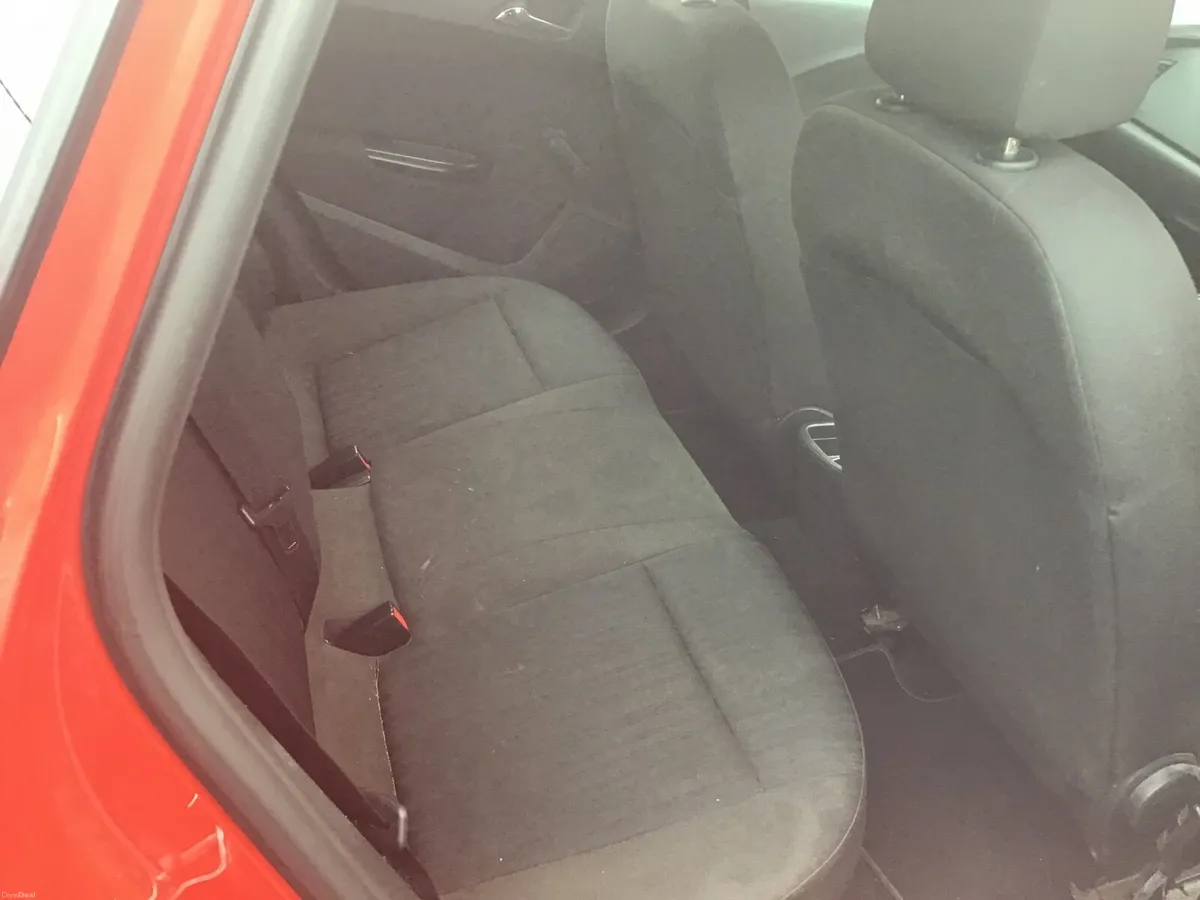 Opel Astra 2012 - Image 2
