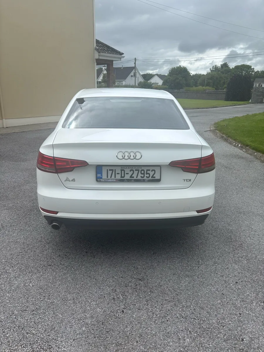 White Audi A4 2.0 TDI - Image 3