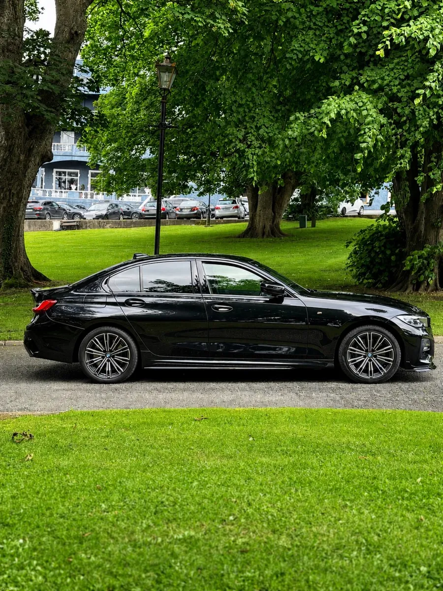 211 BMW 330e M Sport Joy+ | 21k Km | NCT 03/28 - Image 4