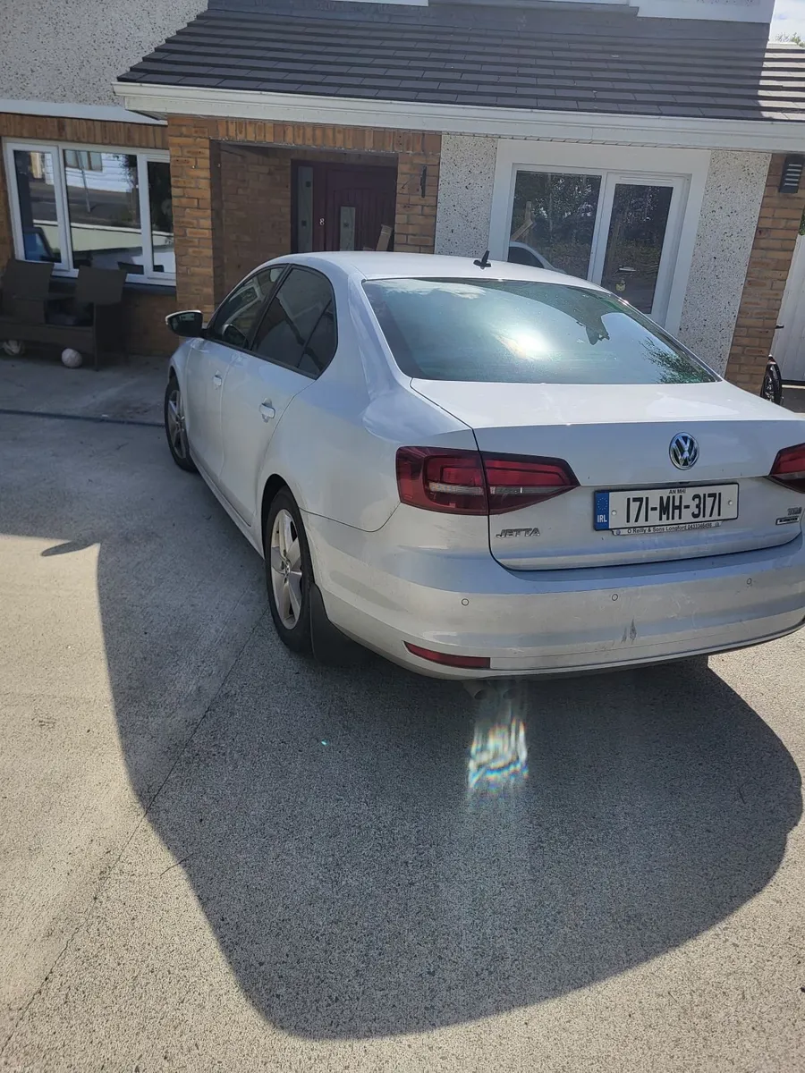 Volkswagen Jetta 2017 - Image 4