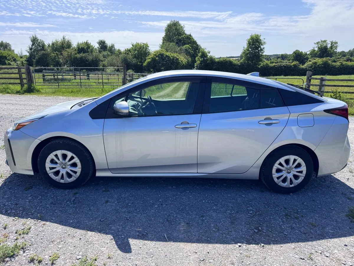 Toyota Prius 221 S Package - Image 4