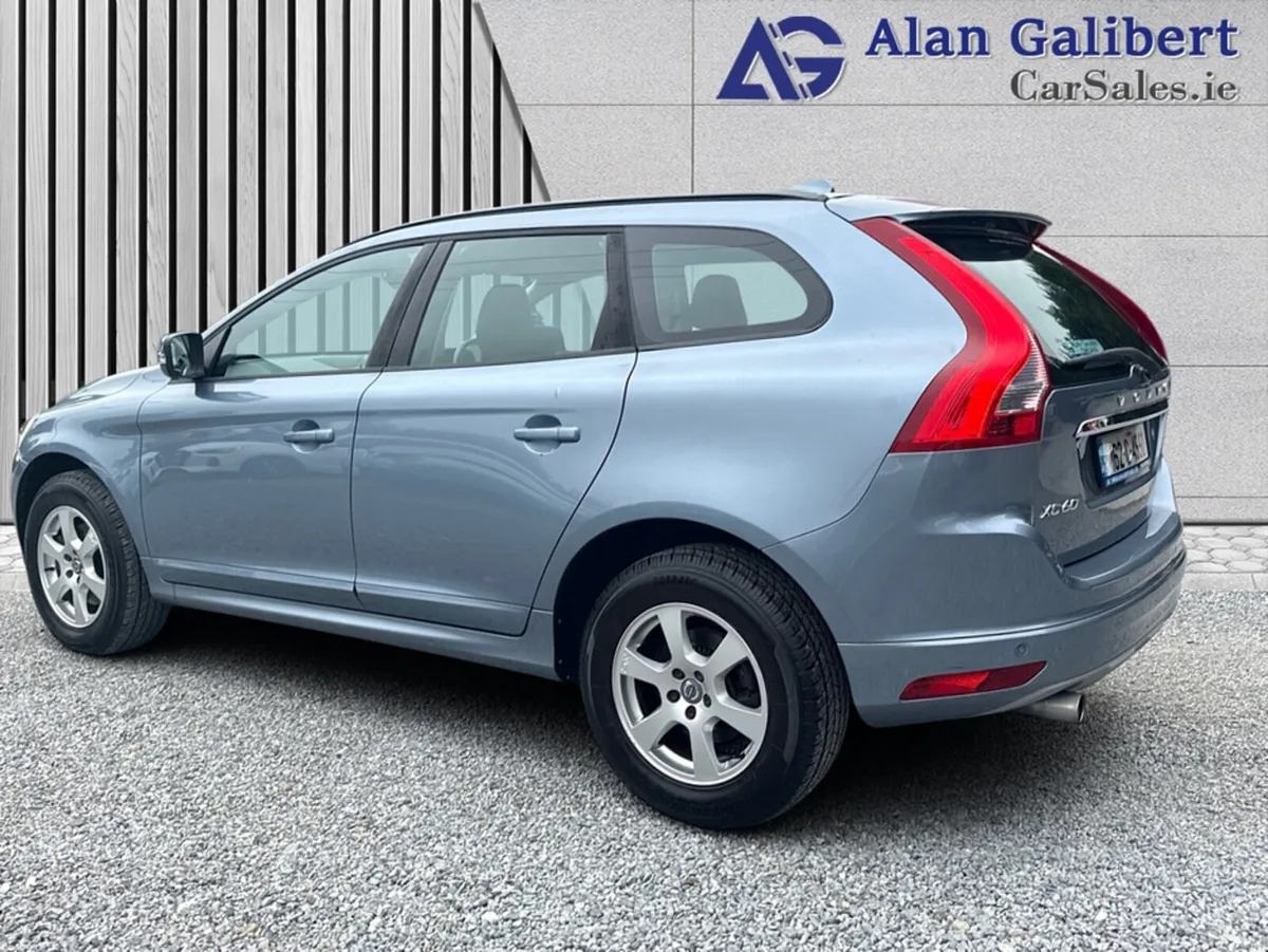 Volvo XC60 D3 FWD ES 5 - Image 2