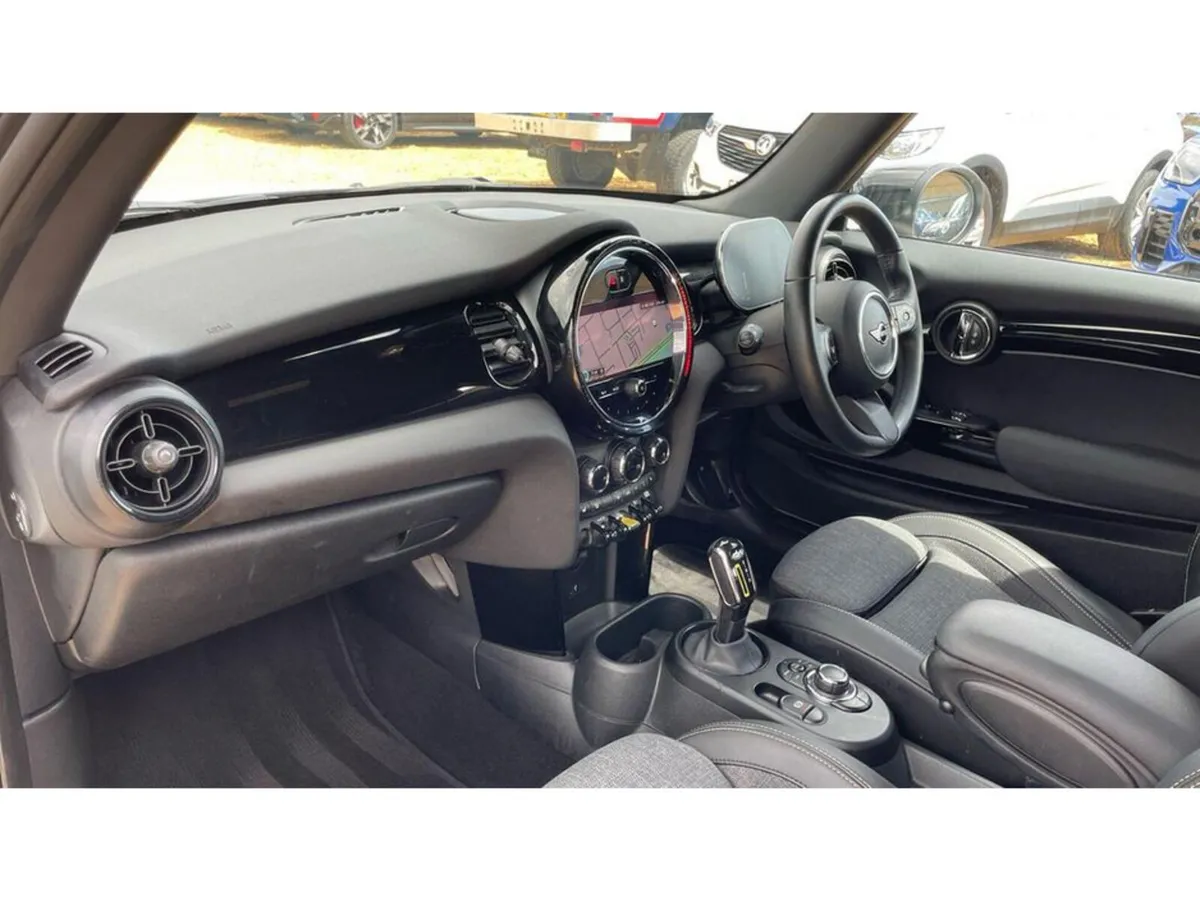 Mini Cooper ELECTRIC LEVEL 2 ** ONLY 6500 KMS ** - Image 4