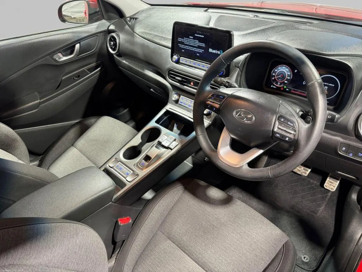 Hyundai KONA PREMIUM EV **LONG RANGE 64Kw ** ONLY - Image 3