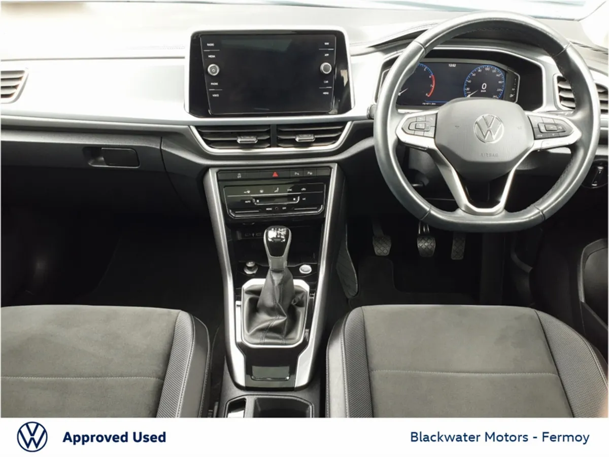 Volkswagen T-Roc 1.5TSI 150BHP STYLE PLUS WITH HEA - Image 3