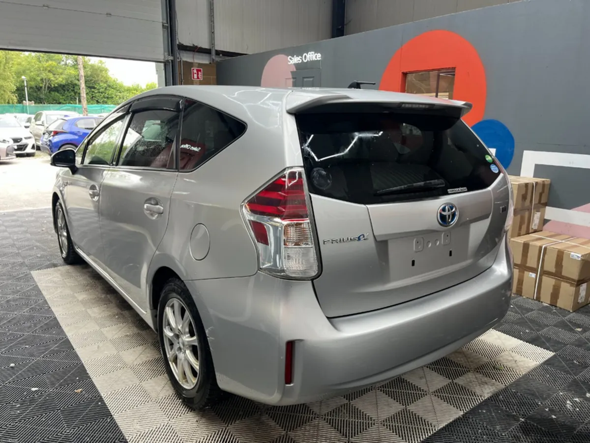 Toyota Prius 2019 TOYOTA PRIUS ALPHA S 1.8 AUTOMAT - Image 4