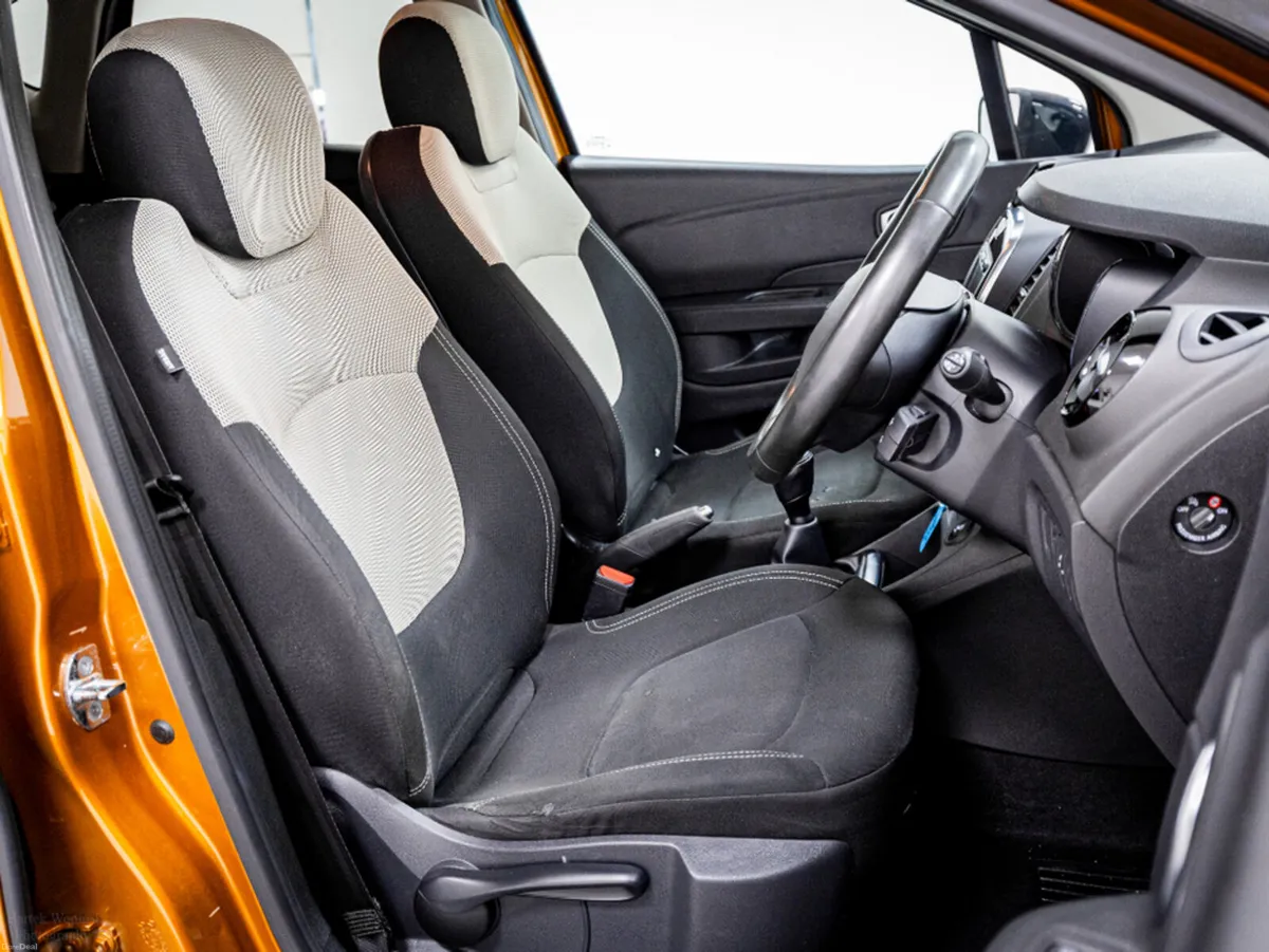 Renault Captur Iconic 1.5 Diesel 90HP - Image 3