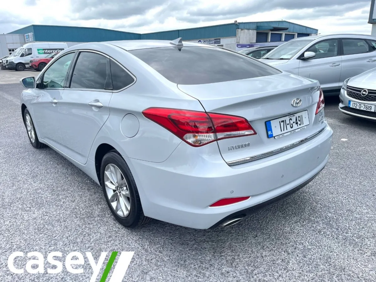 Hyundai i40 1.7 CRDI SE NAV BL/DR 141 4DR 141PS - Image 4