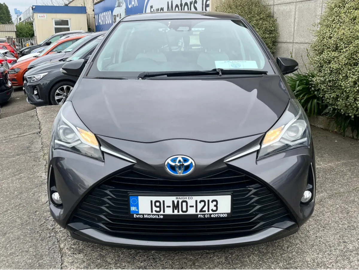 Toyota Yaris LUNA HYBRID AUTOMATIC 1.5 PETROL //RE - Image 2