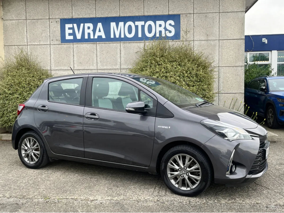 Toyota Yaris LUNA HYBRID AUTOMATIC 1.5 PETROL //RE - Image 3