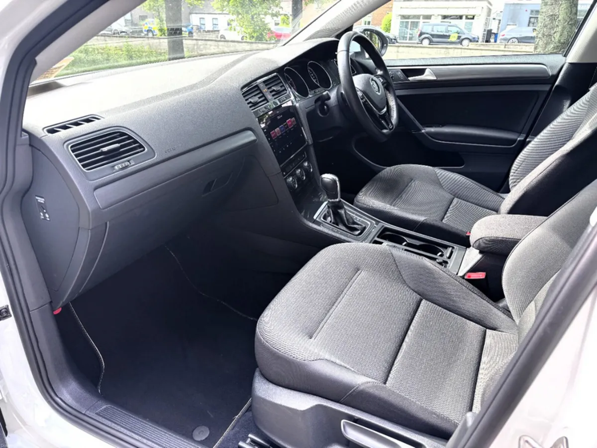 Volkswagen Golf 1.2 Tsi COMFORTLINE AUTO 5DR - Image 6