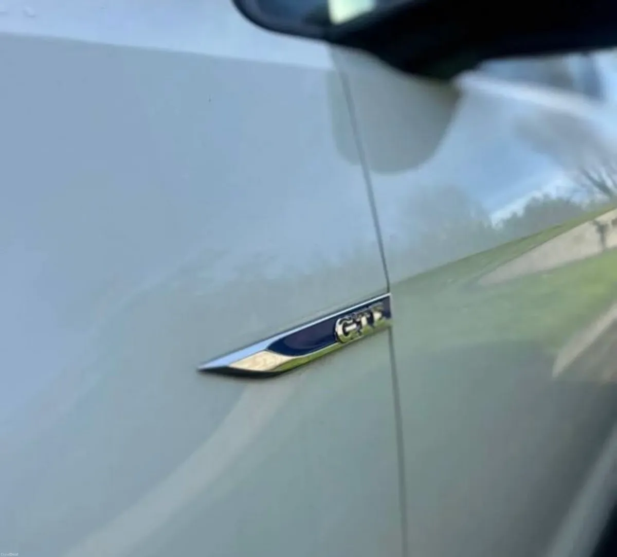 Volkswagen Golf GTE - Image 3