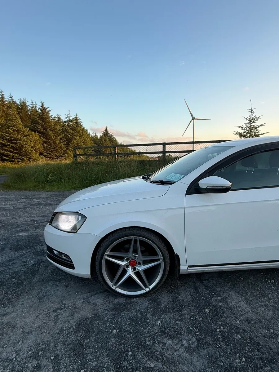 Volkswagen Passat - Image 4