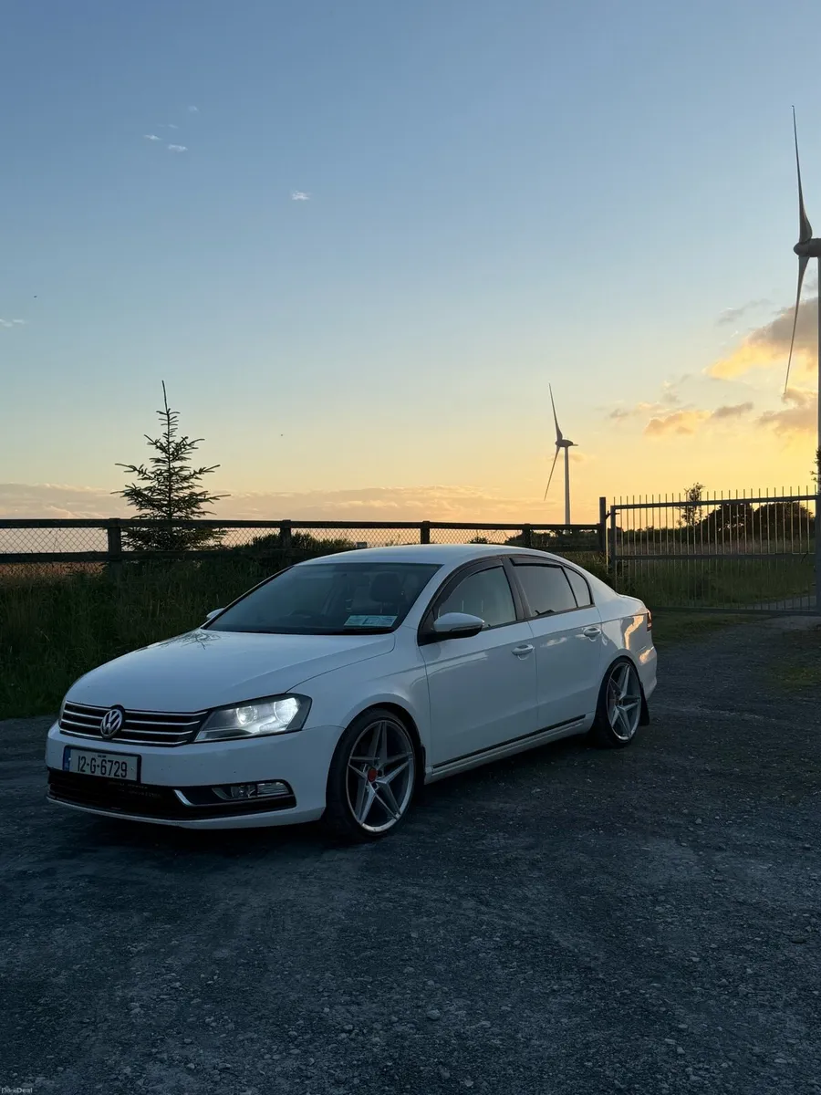 Volkswagen Passat - Image 3
