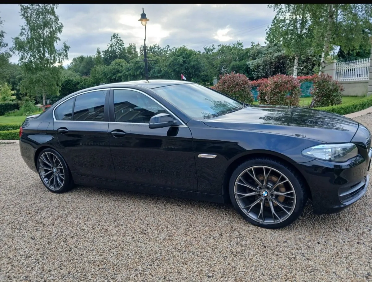 BMW 5-Series 2014 - Image 2