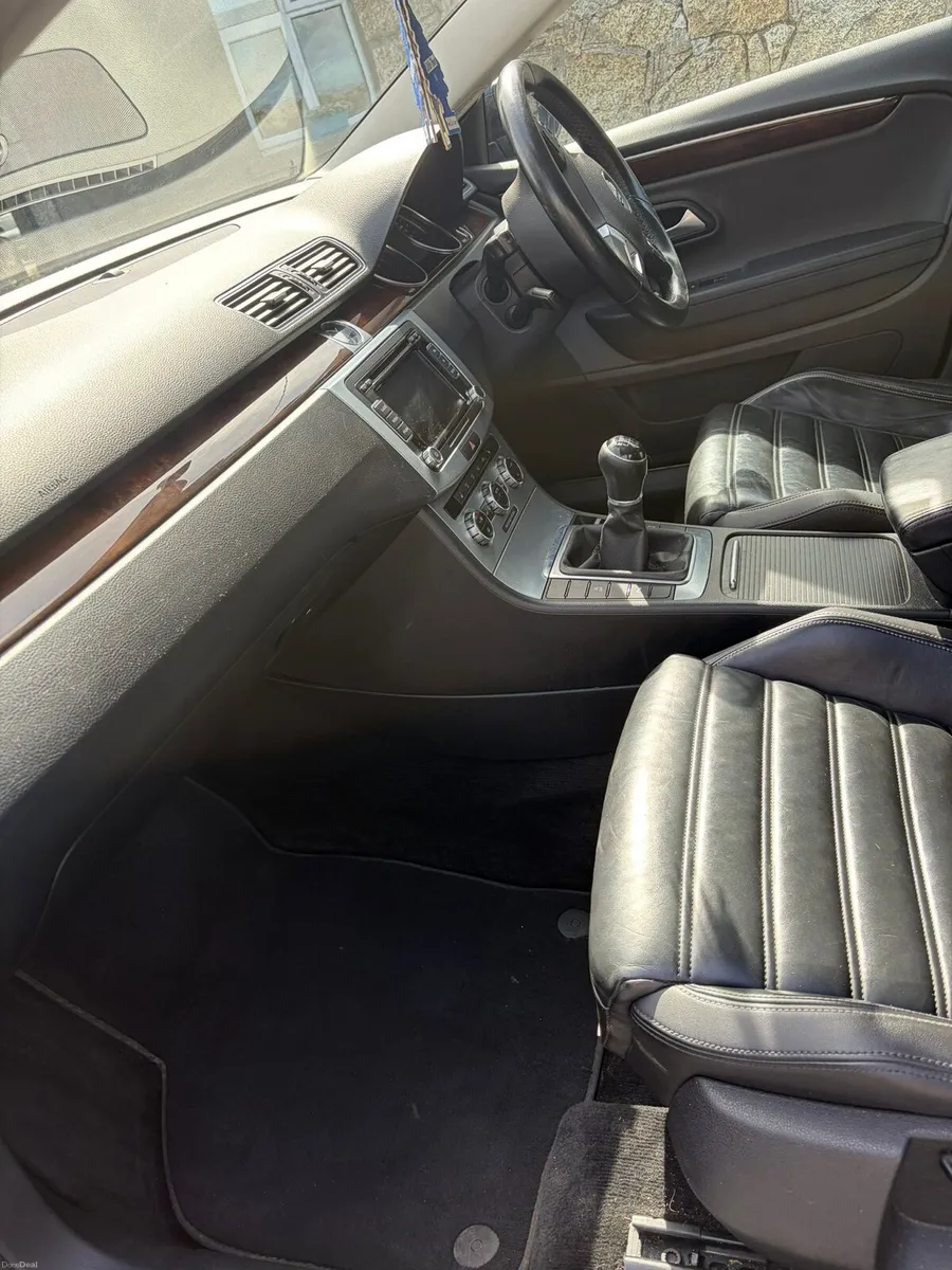 Volkswagen Passat CC - Image 5