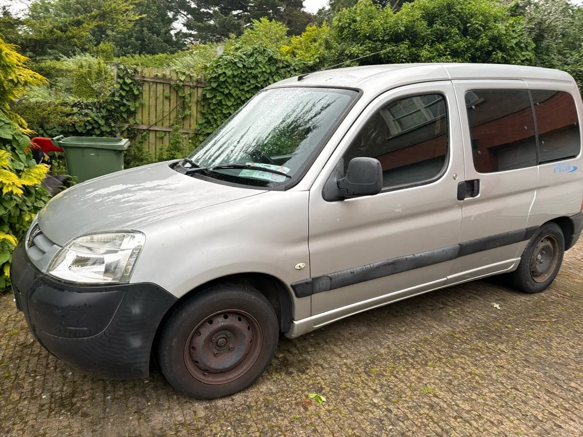 Car Peugeot Partner - Image 2