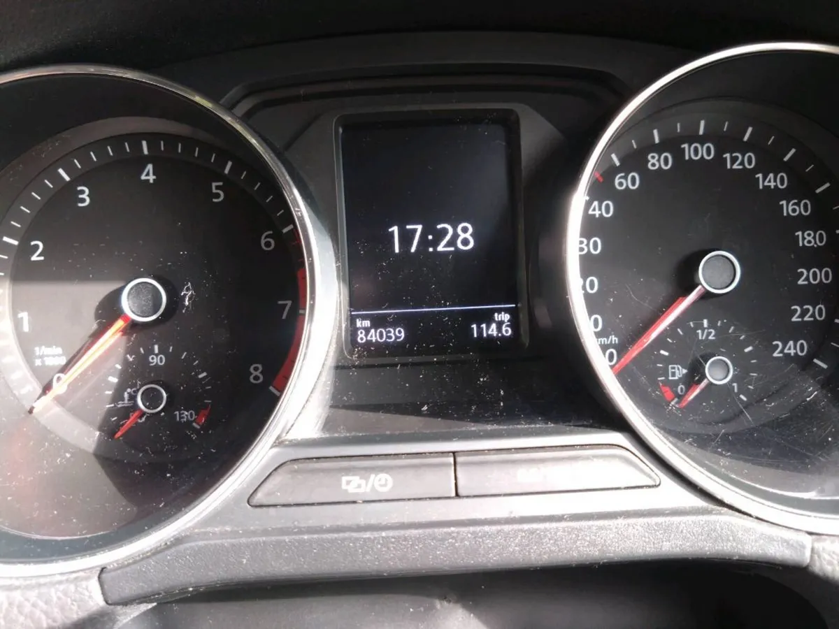 VWPOLO1.2TSI AUTOMATIC LOW MILAGE - Image 6