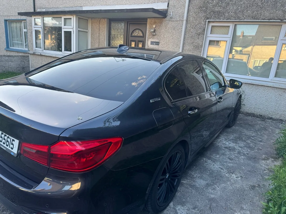 BMW 530e 2018,plugin - Image 5