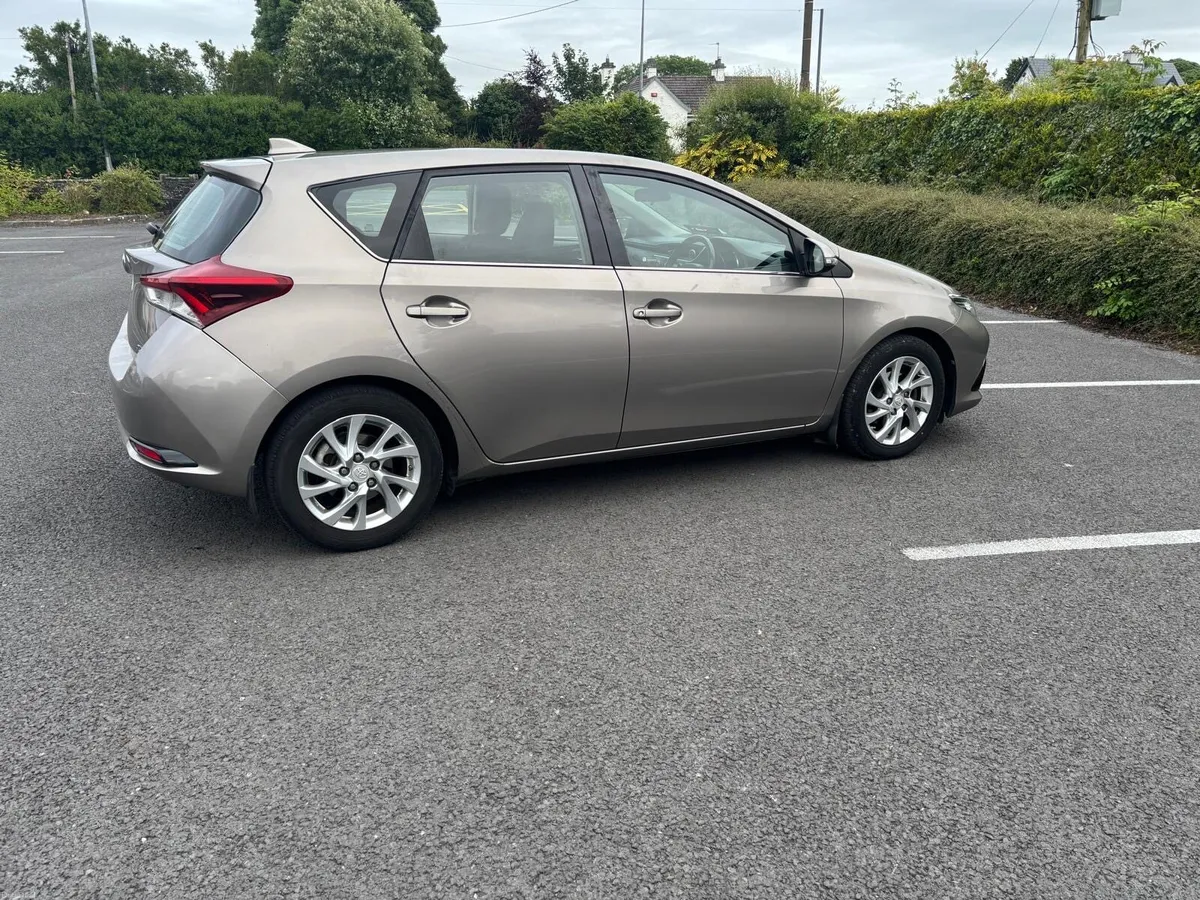 Toyota Auris 1.4 D4D - Image 2