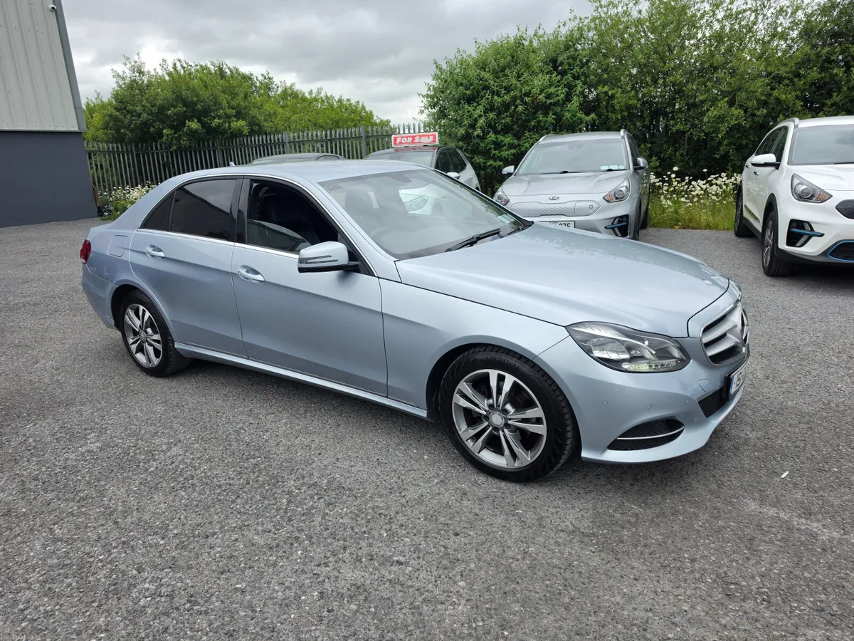 15 e220d - Image 1