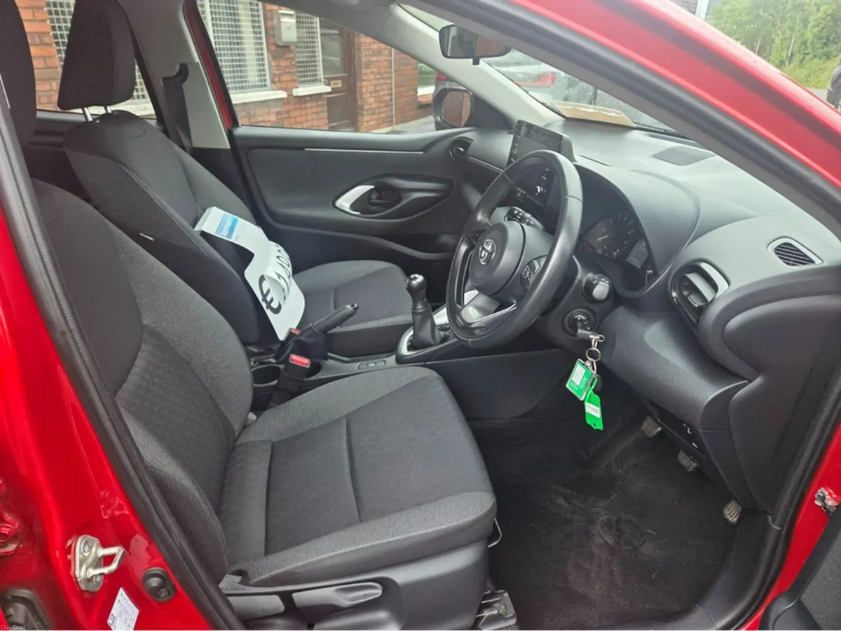 Toyota Yaris 1.0 LUNA 4DR - Image 5