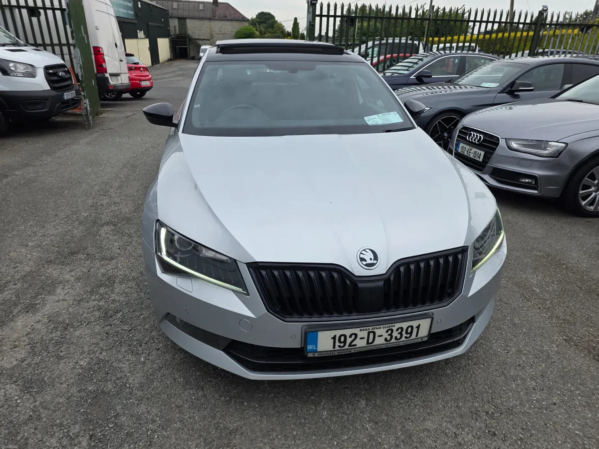 Skoda Superb 2019 Sport-Line Panoramic  Sunroof - Image 4
