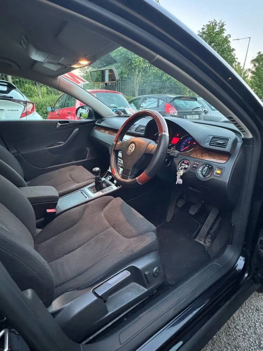 Car - Image 4