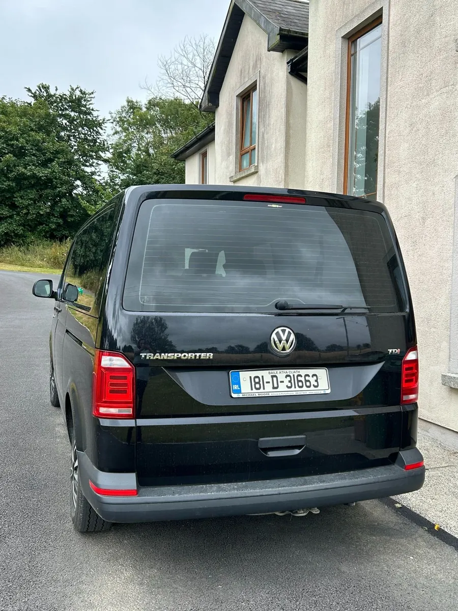 Volkswagen Caravelle / Shuttle 9 Seater 2018 - Image 2