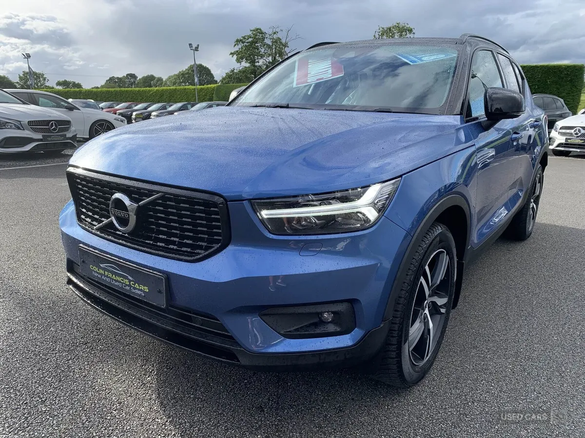 Volvo XC40 R-DESIGN - Image 1
