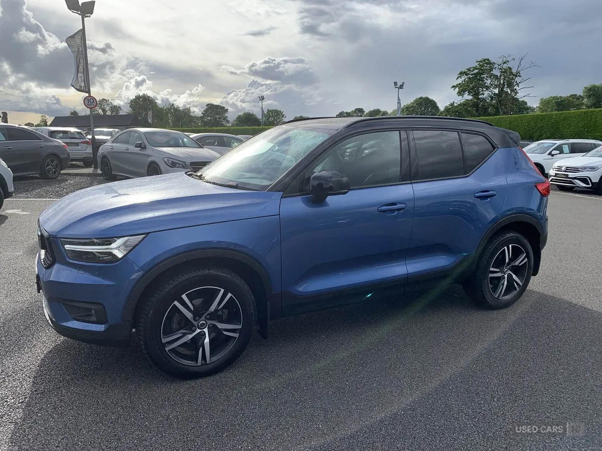 Volvo XC40 R-DESIGN - Image 2