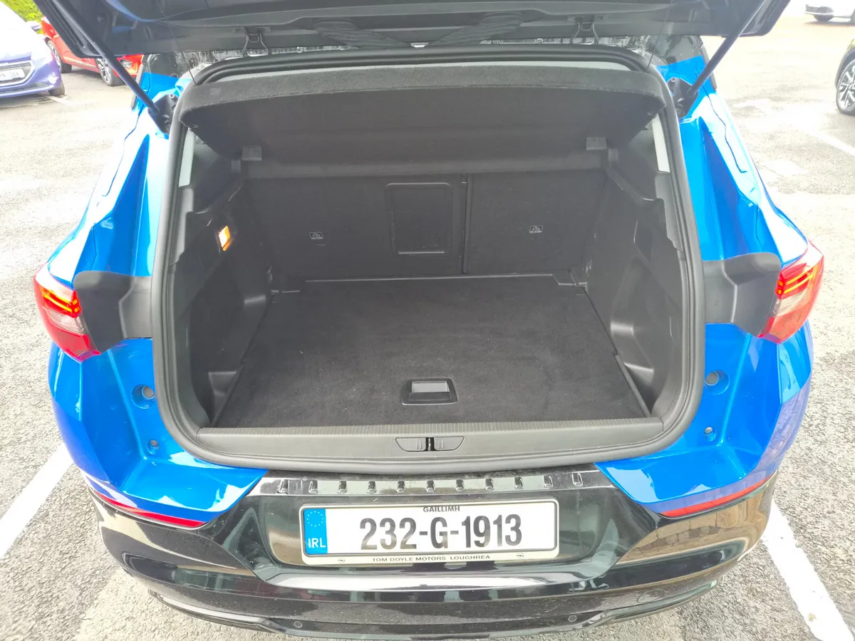 Opel Grandland X 2023 1.2L Petrol Manual - Image 5