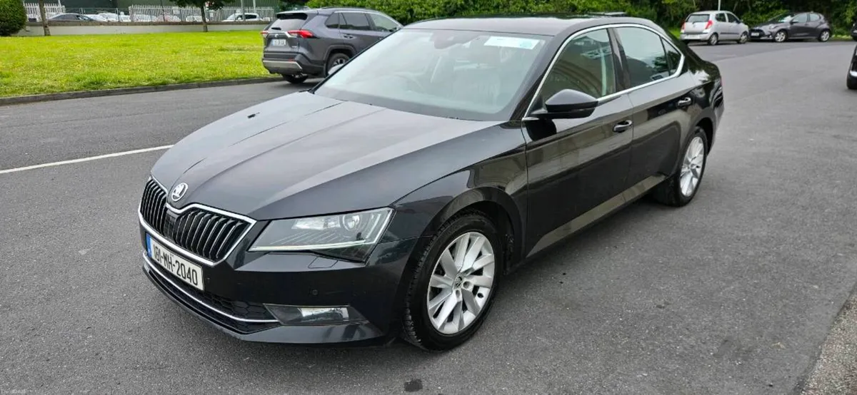 SKODA SUPERB - Image 3
