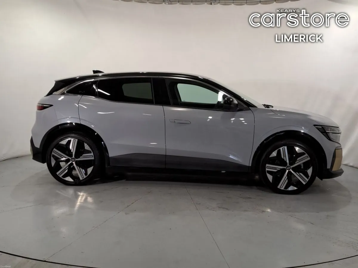 Renault Megane Megane Iconic Ev  Iconic  220 Elect - Image 2
