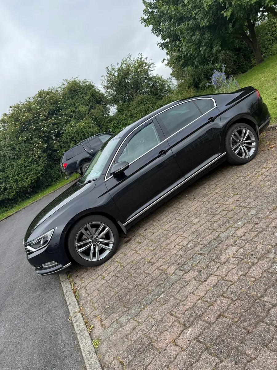 Volkswagen Passat - Image 2