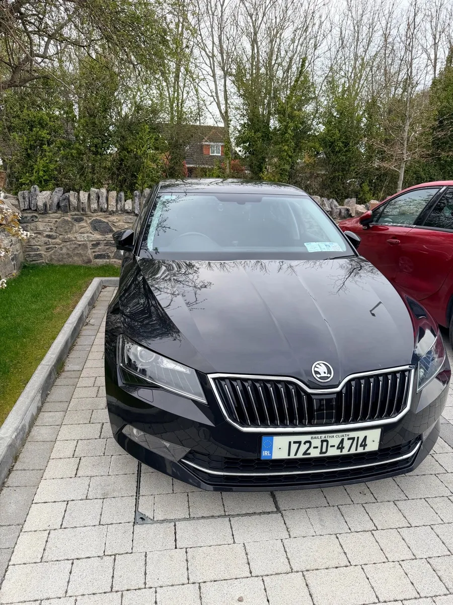 🚗 2017 (2) Skoda Superb - Automatic - Image 2