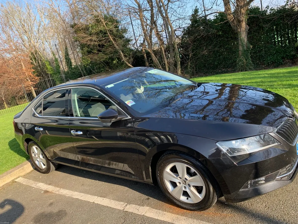 🚗 2017 (2) Skoda Superb - Automatic - Image 6