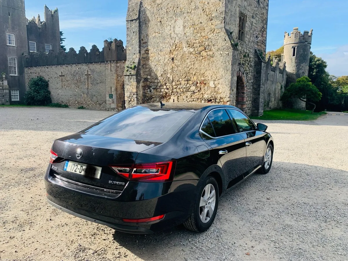 🚗 2017 (2) Skoda Superb - Automatic - Image 3