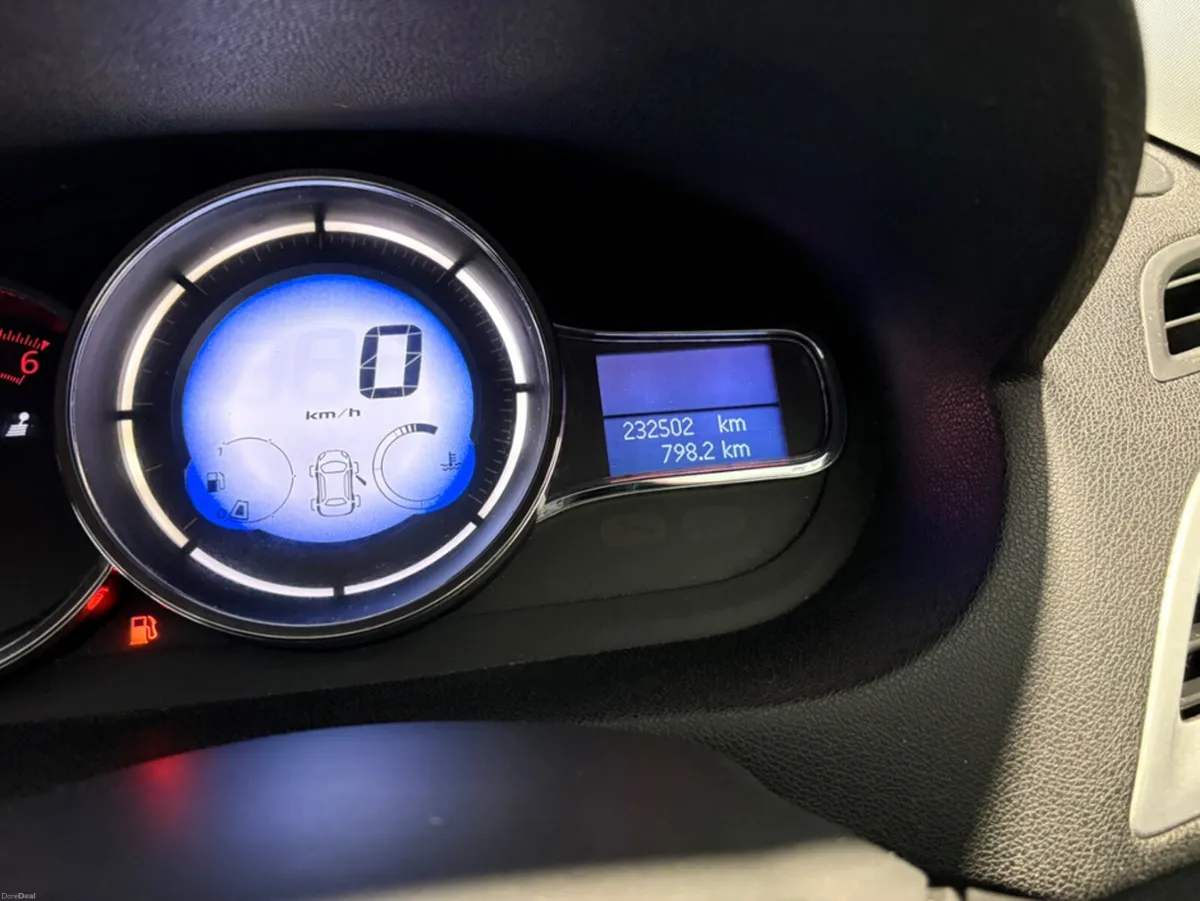 Renault Fluence R-LINK 1.5 DCI 110 201 4DR - Image 6