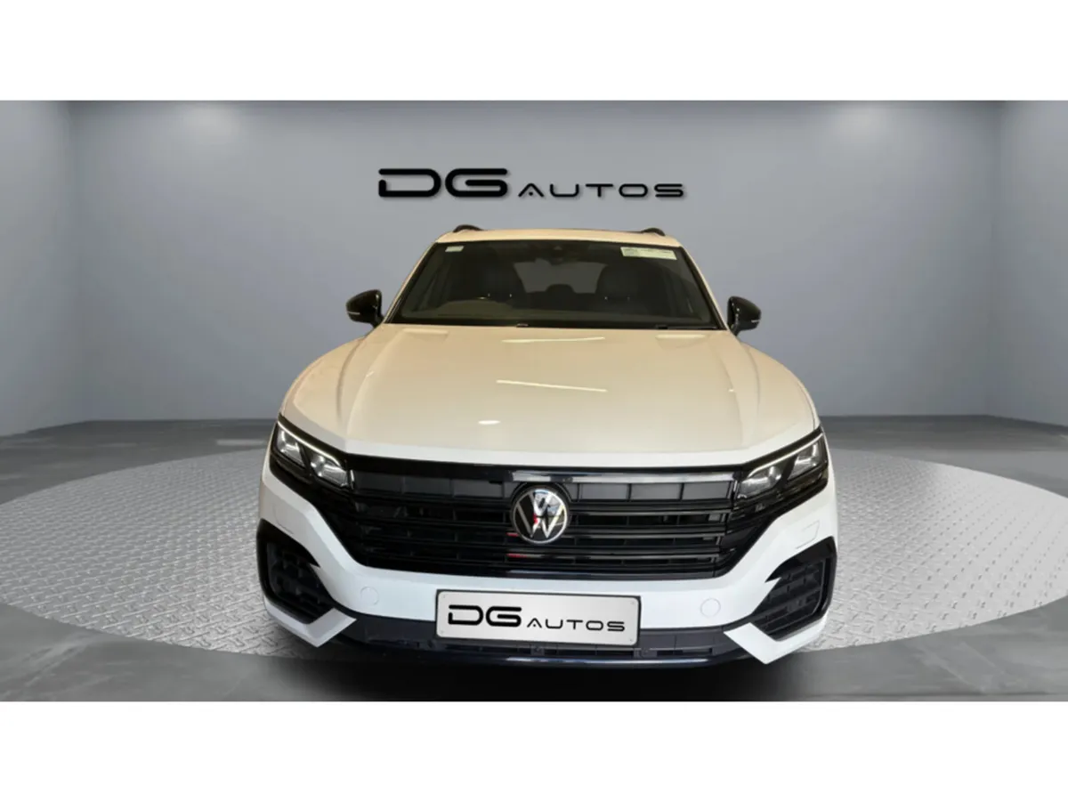 Volkswagen Touareg 3.0 TDI V6 BLACK EDITION - Image 3