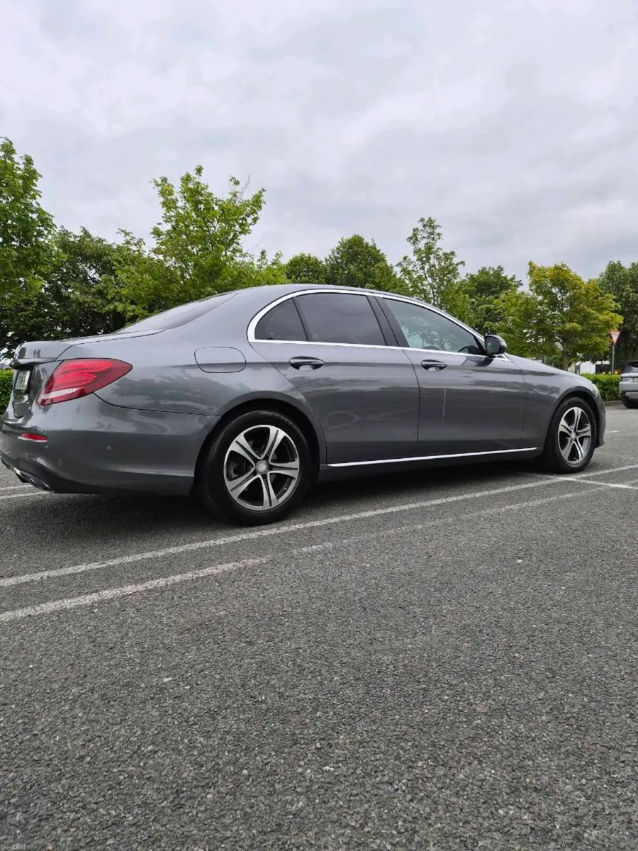 Mercedes Benz E230 Avangarde - Image 3