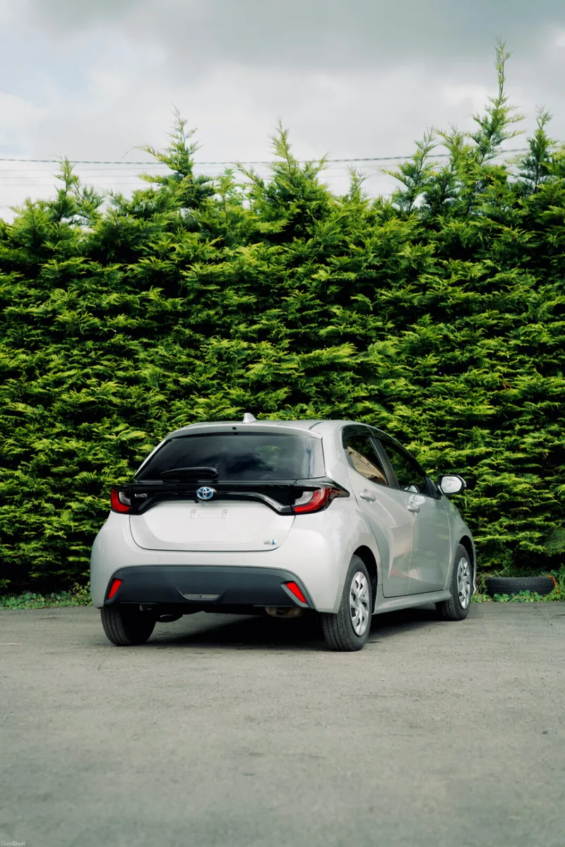 Toyota Yaris 1.5 Hybrid 2020 - Image 3
