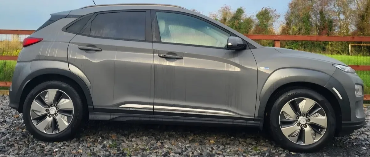 HYUNDAI KONA EV 64KW. ONE OWNER 2019  SOH 100% - Image 1
