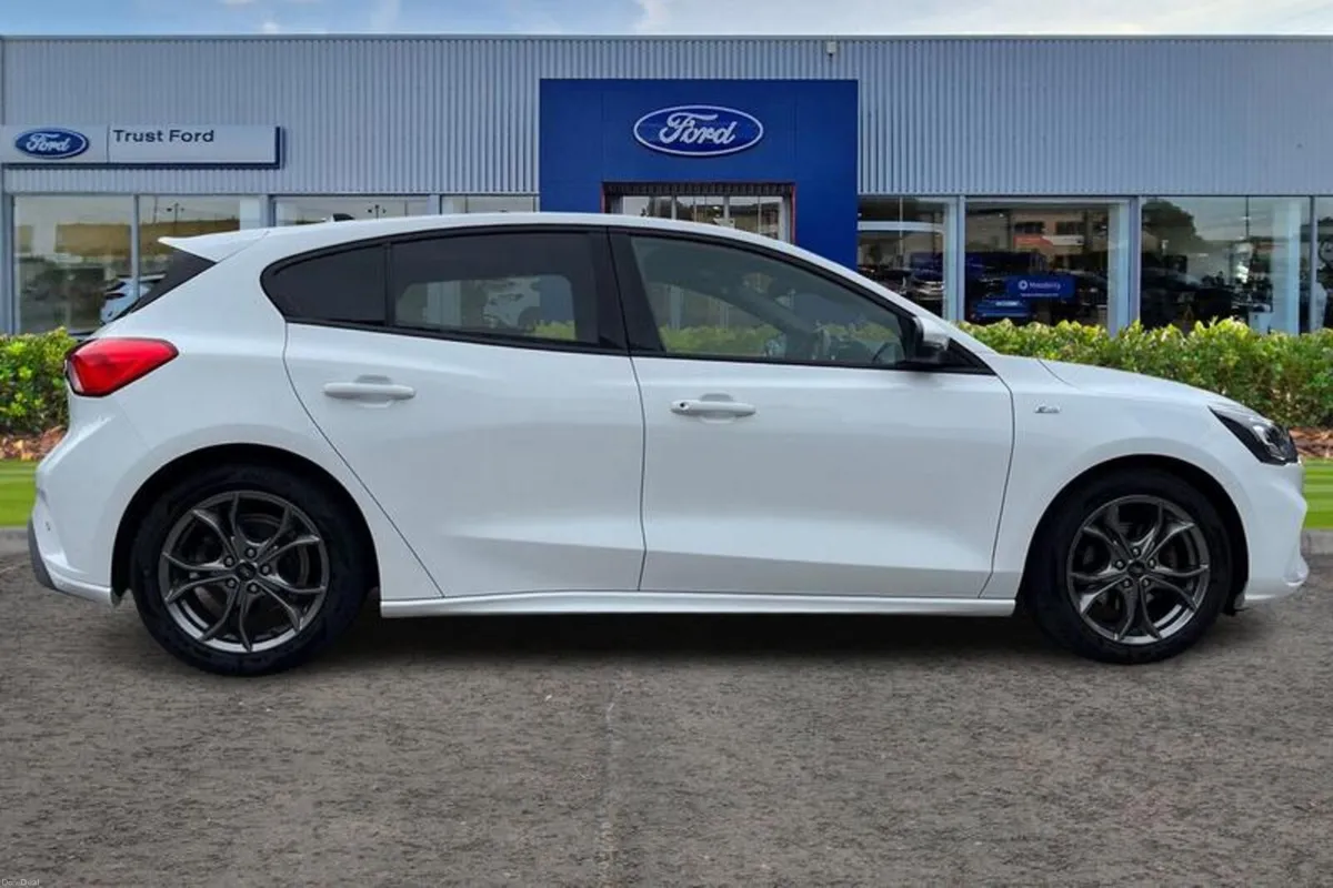 Ford Focus ST-Line Edition - Image 3