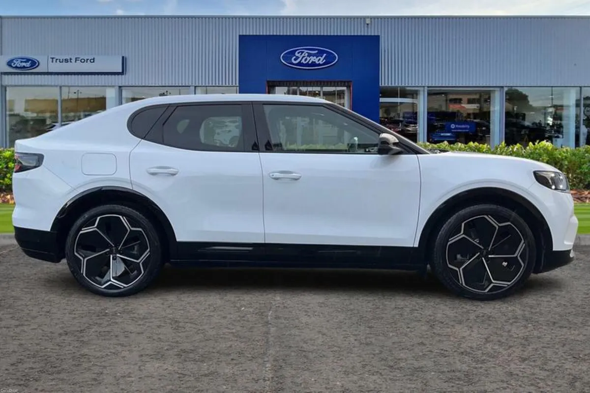 Ford Capri Extended Range 79kWh Premium SUV 5dr El - Image 3